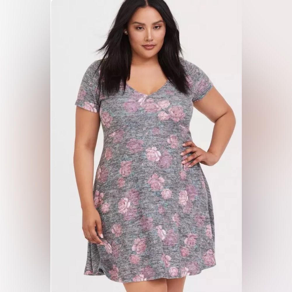 Torrid 3x soft gray floral skater dress